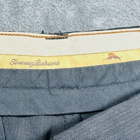 Tommy Bahama Shorts Men’s 35‎ Black Pleated Silk Preppy Business Casual Golf - Picture 2 of 8